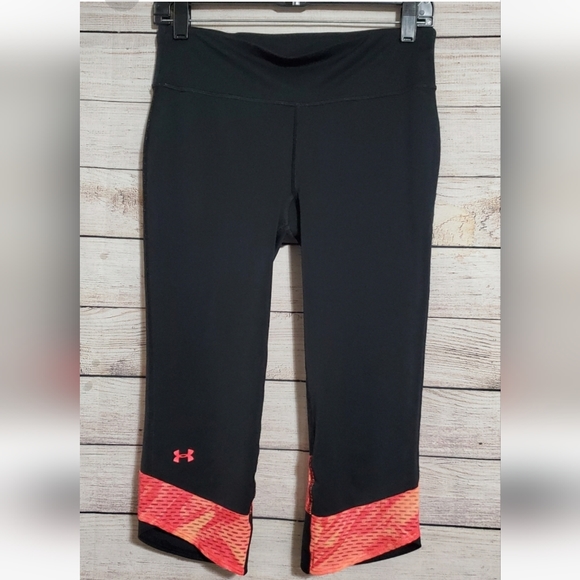 Under Armour Women's Black and Orange Crop Leggings Size M - Picture 1 of 7